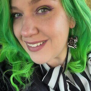 Meet your Posher, April